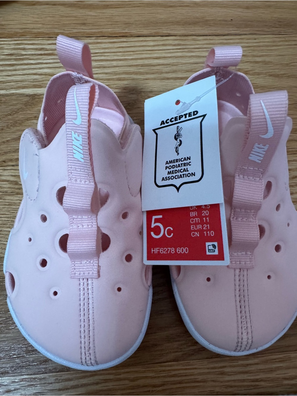 NWT toddler girls Nike sandals
